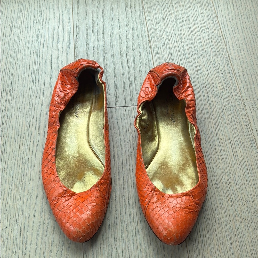 Dolce & Gabbana Orange snakeskin Flats (sz40)